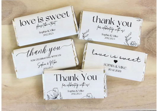 Chocolate bar with personalised wrappers