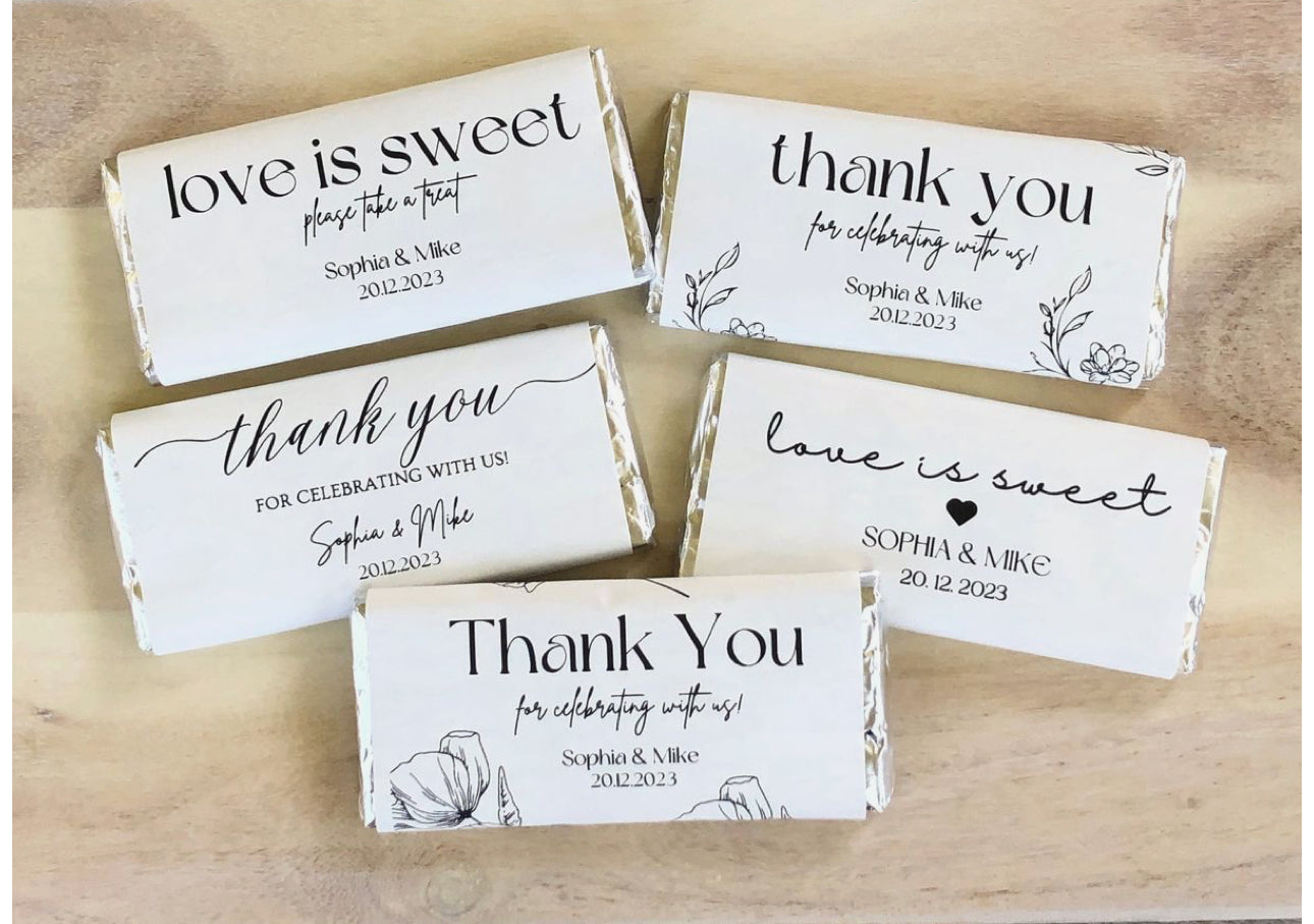 Chocolate bar with personalised wrappers